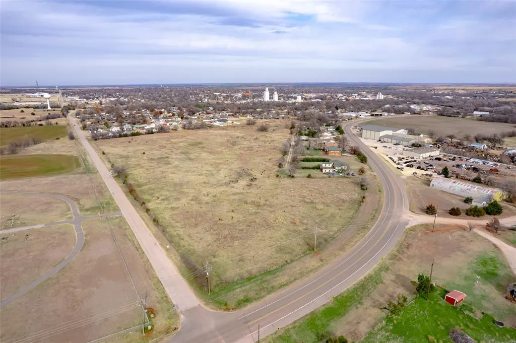 Photo 2 — 1238 Perry Avenue, Perry, OK 73077
