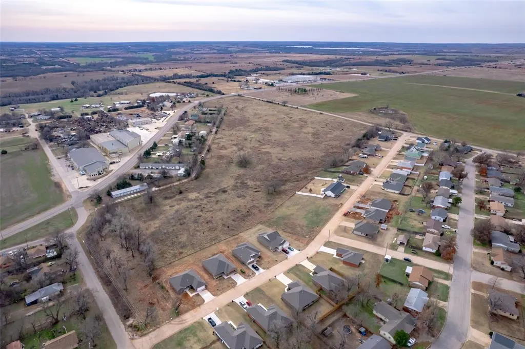 Photo 10 — 1238 Perry Avenue, Perry, OK 73077