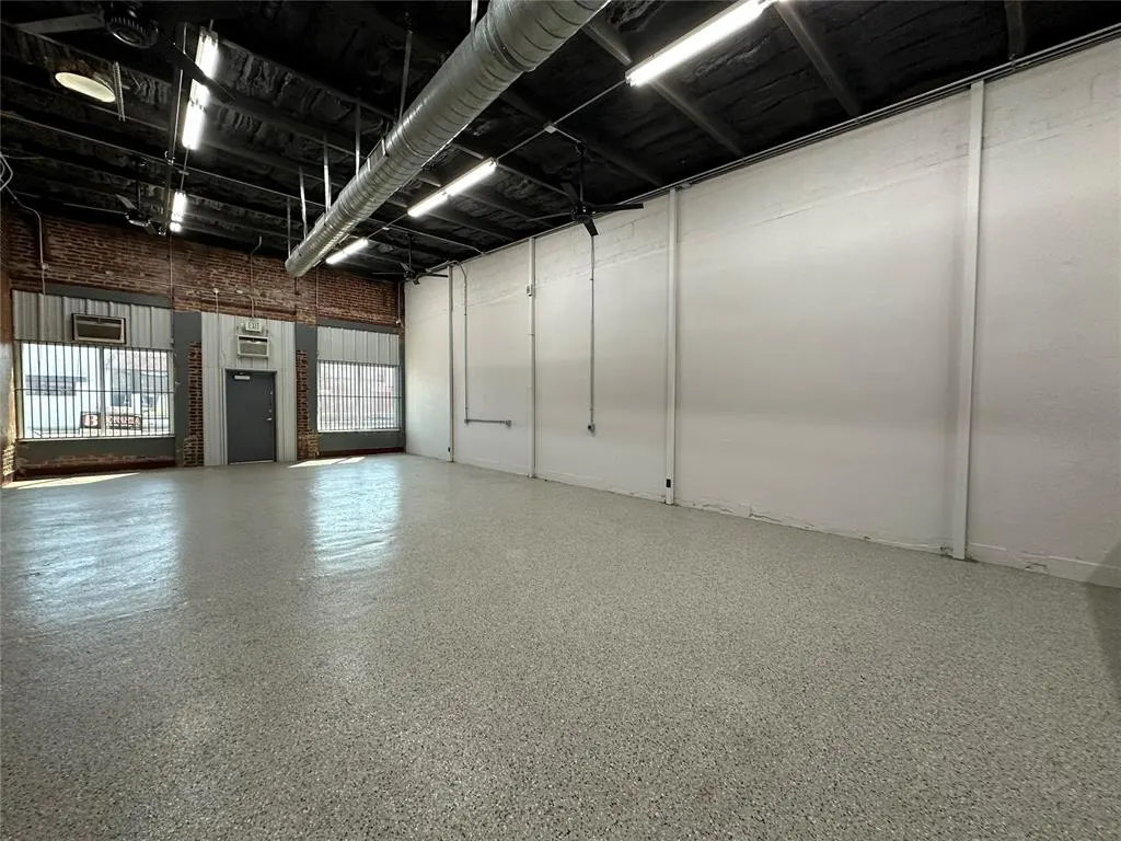 Photo 2 — 702 W Carl Hubbell Boulevard, Meeker, OK 74855