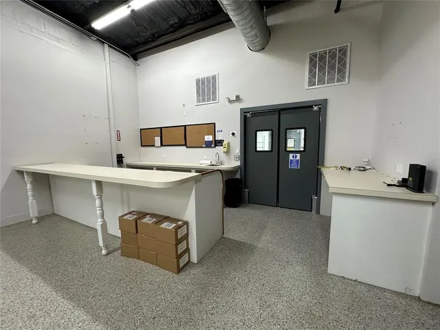 Photo 6 — 702 W Carl Hubbell Boulevard, Meeker, OK 74855