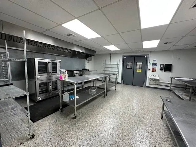 Photo 7 — 702 W Carl Hubbell Boulevard, Meeker, OK 74855