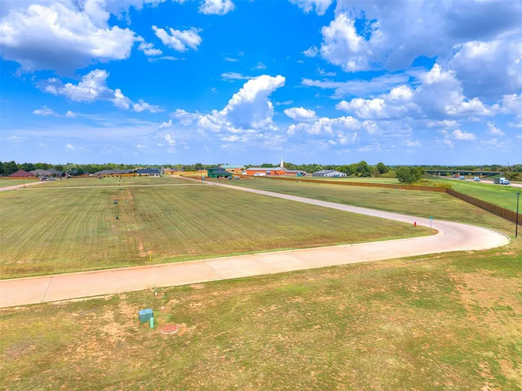 Photo 12 — 3513 Scissortail Lane, Chickasha, OK 73018