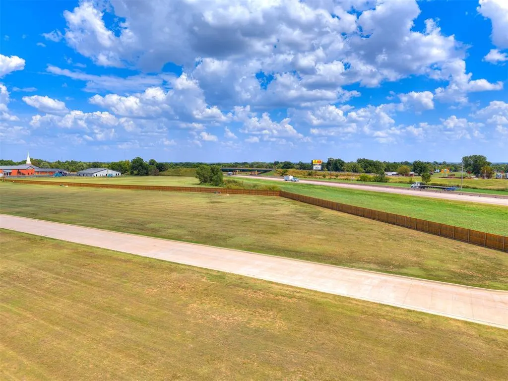 Photo 13 — 3513 Scissortail Lane, Chickasha, OK 73018
