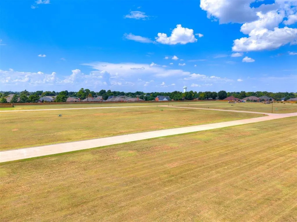 Photo 15 — 3513 Scissortail Lane, Chickasha, OK 73018