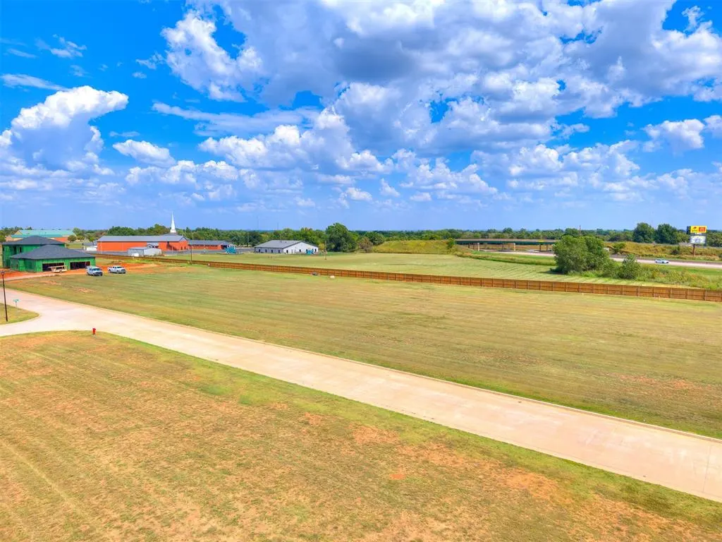 Photo 16 — 3513 Scissortail Lane, Chickasha, OK 73018