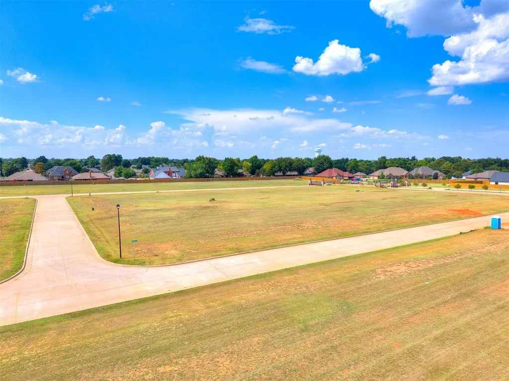 Photo 17 — 3513 Scissortail Lane, Chickasha, OK 73018