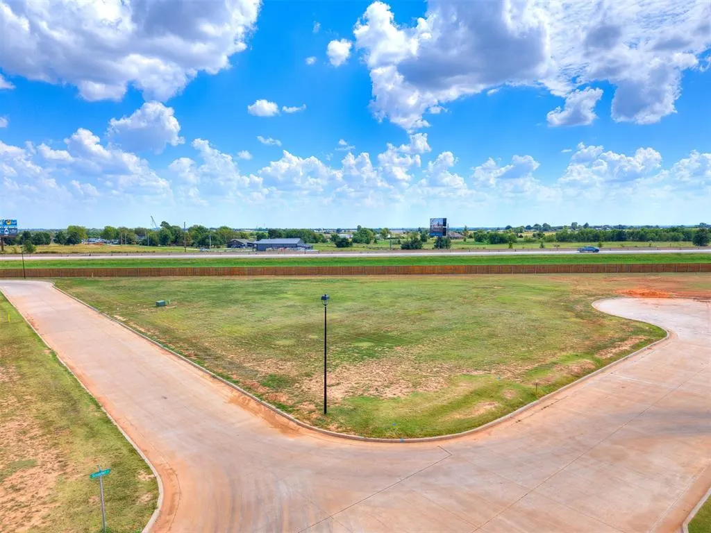 Photo 10 — 3514 Redbud Drive, Chickasha, OK 73018