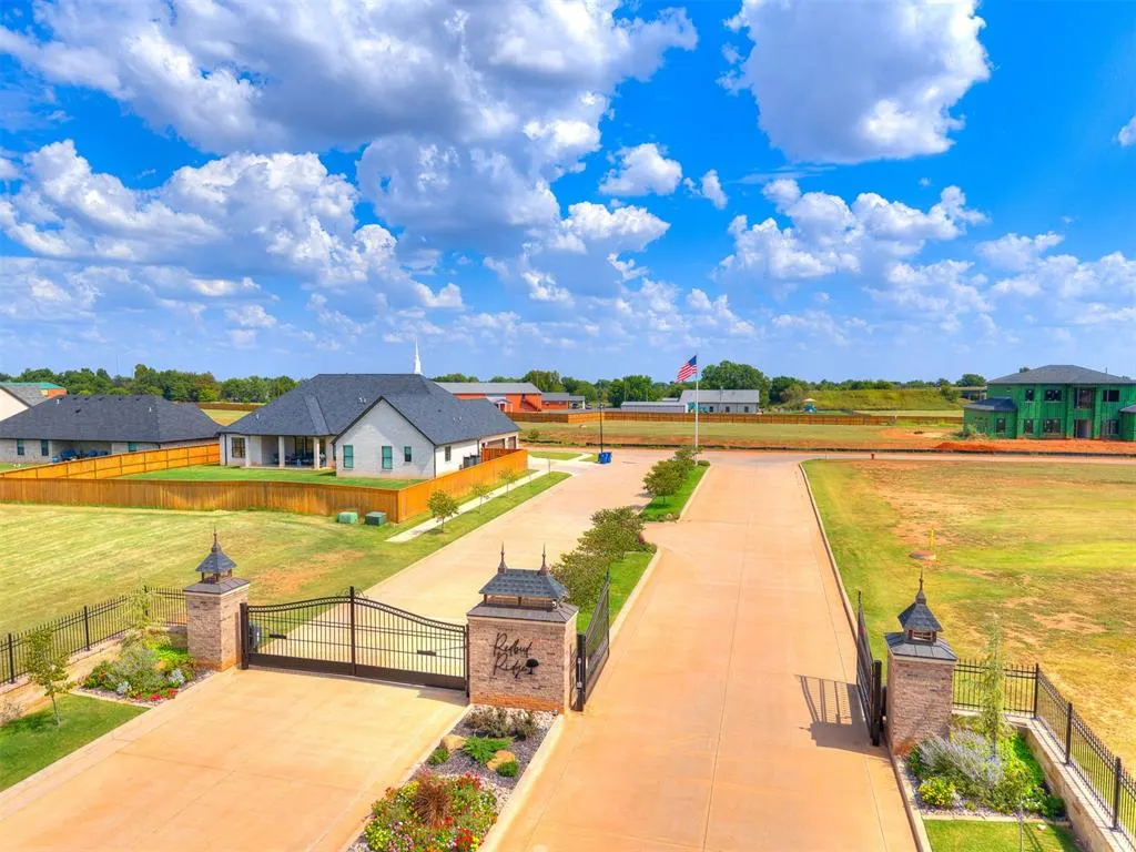 Photo 4 — 3512 Redbud Drive, Chickasha, OK 73018