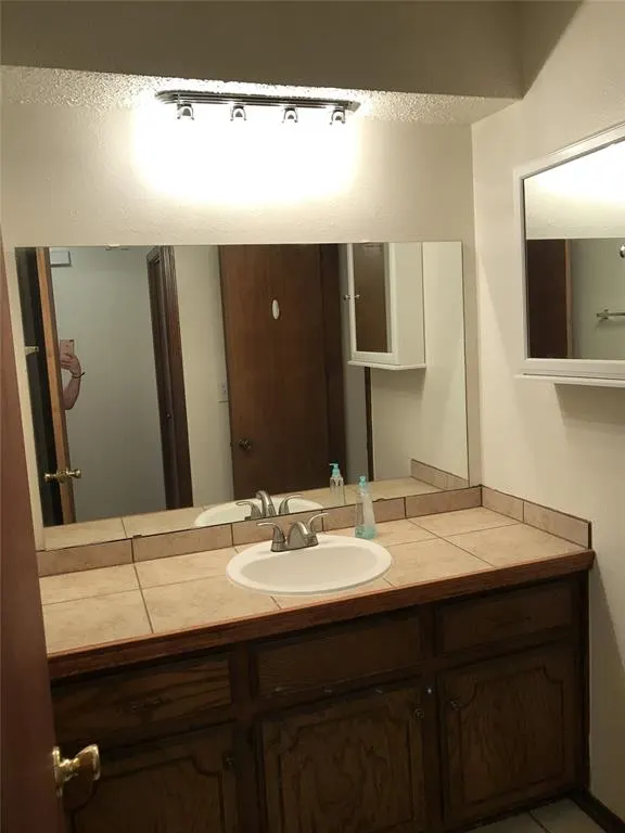Photo 6 — 1909 Chandelier Drive 1909 1911, Norman, OK 73069