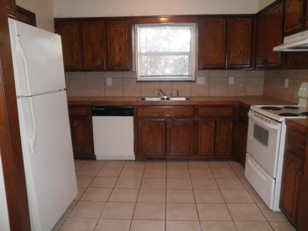 Photo 12 — 1909 Chandelier Drive 1909 1911, Norman, OK 73069