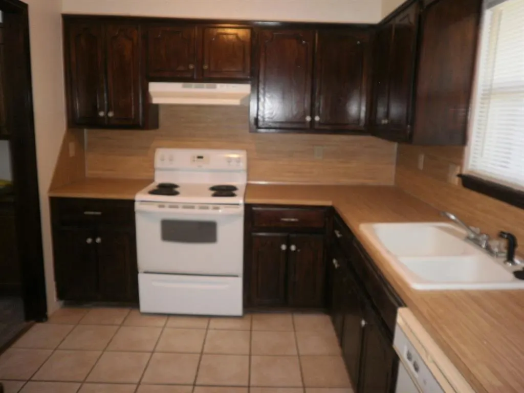 Photo 16 — 1909 Chandelier Drive 1909 1911, Norman, OK 73069