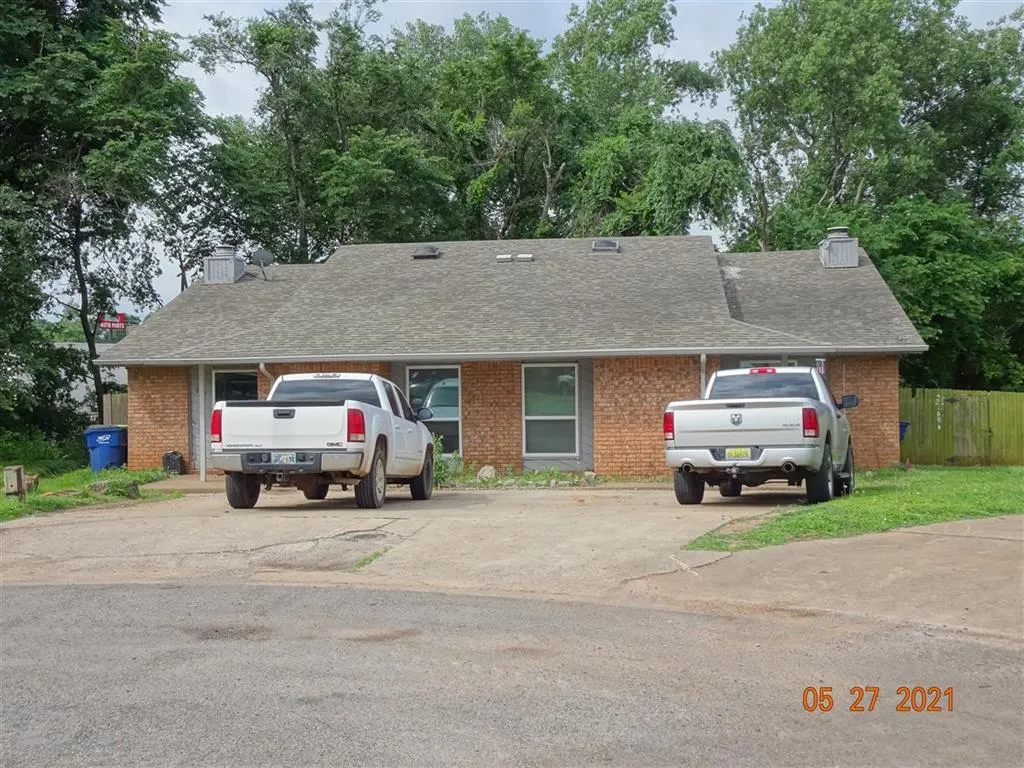 Front exterior — 900 Aspen Court, Noble, OK 73068