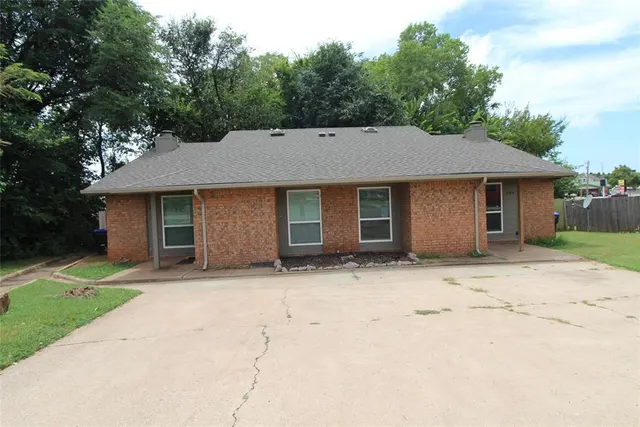 Photo 3 — 900 Aspen Court, Noble, OK 73068