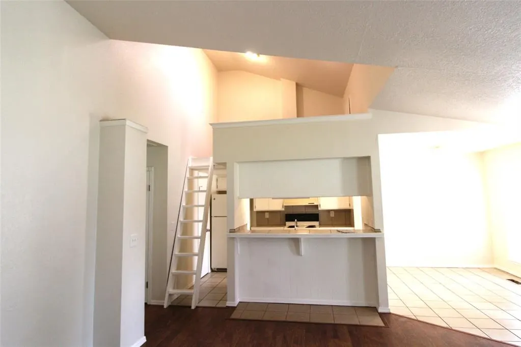 Photo 10 — 900 Aspen Court, Noble, OK 73068