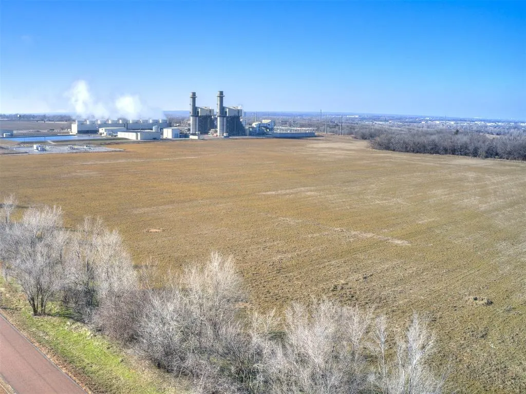 Photo 4 — 1001 NE 34th Street, Newcastle, OK 73065