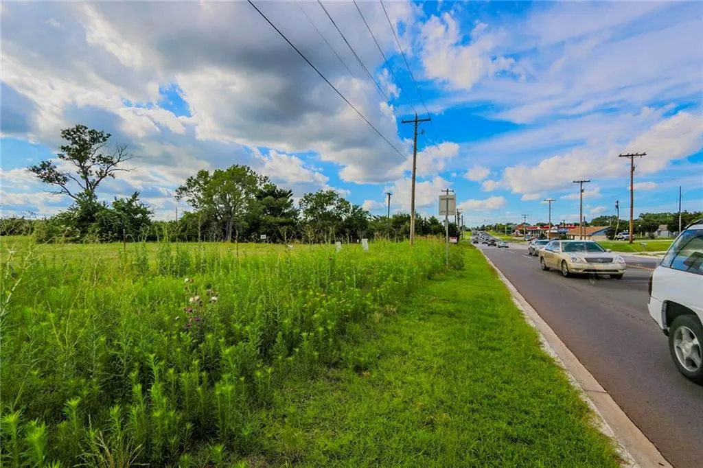 Photo 4 — 0000 S WESTERN Avenue, Oklahoma City, OK 73170