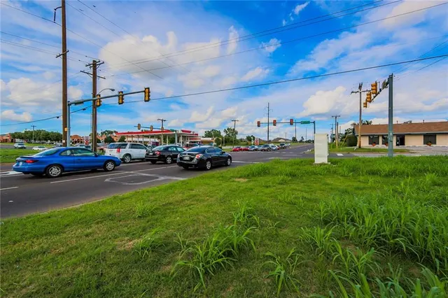 Photo 5 — 0000 S WESTERN Avenue, Oklahoma City, OK 73170