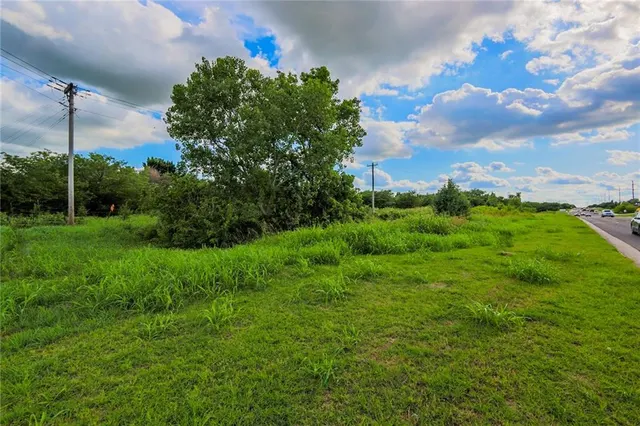 Photo 8 — 0000 S WESTERN Avenue, Oklahoma City, OK 73170