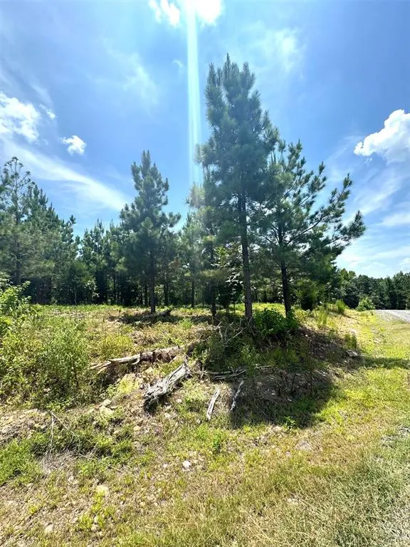 Photo 2 — 136 Charmed Ridge Lane, Broken Bow, OK 74728