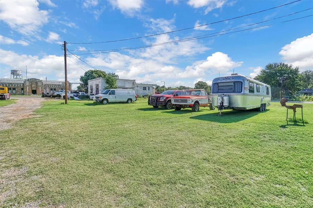 Photo 14 — 220 E Lincoln Street, Mangum, OK 73554