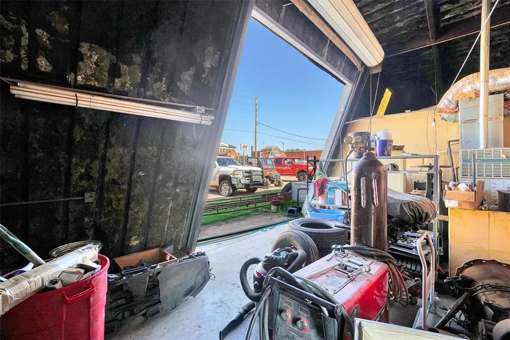 Photo 29 — 220 E Lincoln Street, Mangum, OK 73554