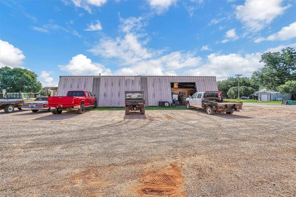 Photo 34 — 220 E Lincoln Street, Mangum, OK 73554