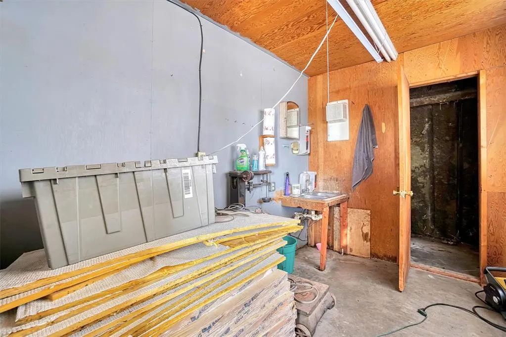 Photo 20 — 220 E Lincoln Street, Mangum, OK 73554