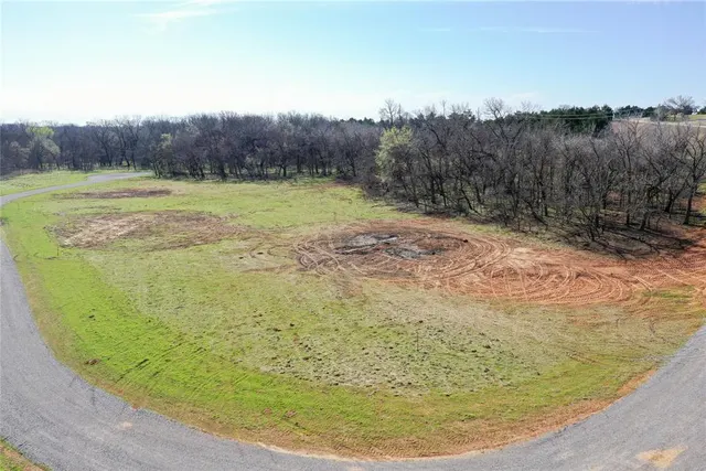 Photo 4 — Buck Lane, Weatherford, OK 73096