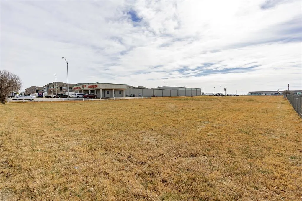 Photo 2 — 6520 SE 74th Street, Oklahoma City, OK 73135