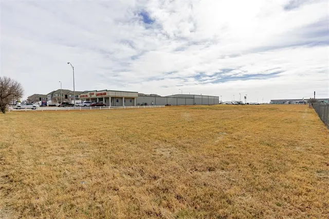 Photo 2 — 6520 SE 74th Street, Oklahoma City, OK 73135