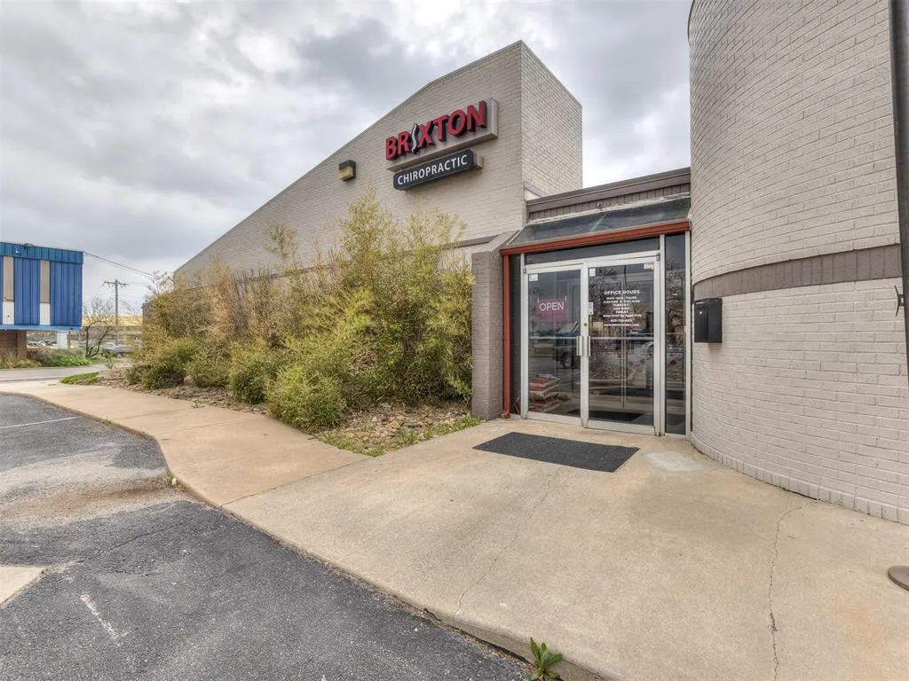 Photo 6 — 7304 N Comanche Avenue, Warr Acres, OK 73132