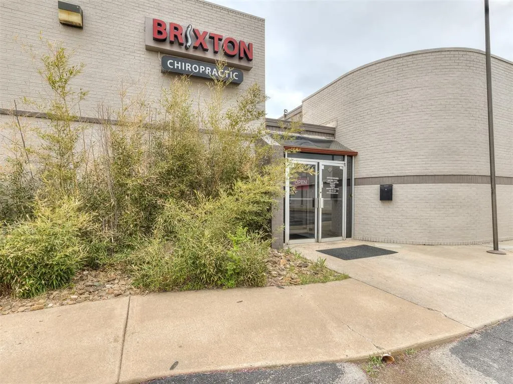 Photo 7 — 7304 N Comanche Avenue, Warr Acres, OK 73132
