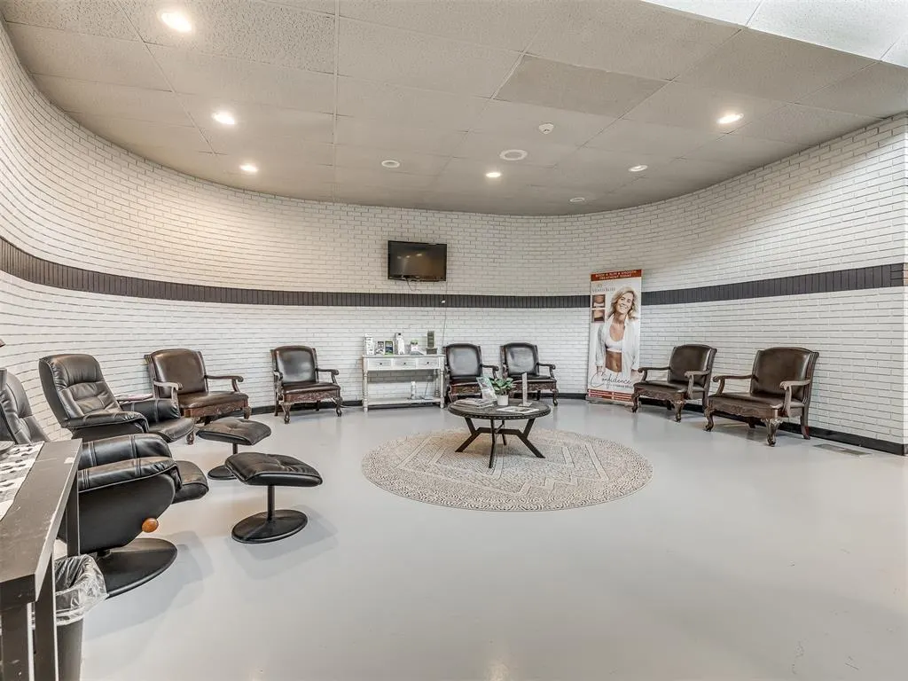 Photo 13 — 7304 N Comanche Avenue, Warr Acres, OK 73132
