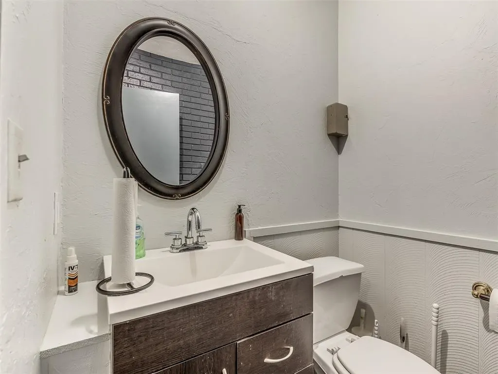 Photo 47 — 7304 N Comanche Avenue, Warr Acres, OK 73132