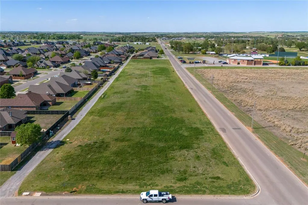 Photo 2 — 3001 N Lyle Road, Weatherford, OK 73096