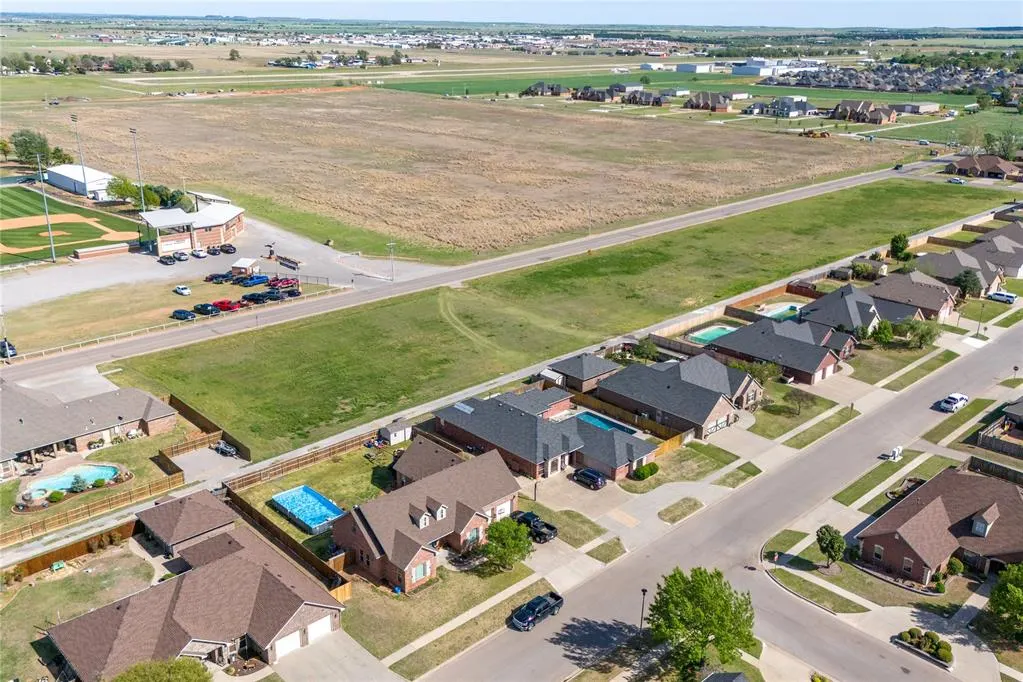 Photo 4 — 3001 N Lyle Road, Weatherford, OK 73096