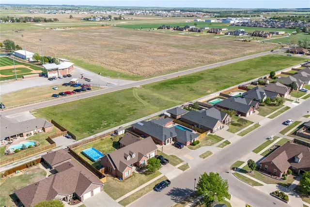 Photo 4 — 3001 N Lyle Road, Weatherford, OK 73096