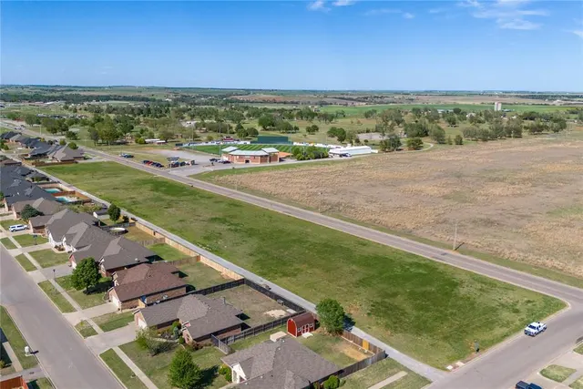 Photo 5 — 3001 N Lyle Road, Weatherford, OK 73096