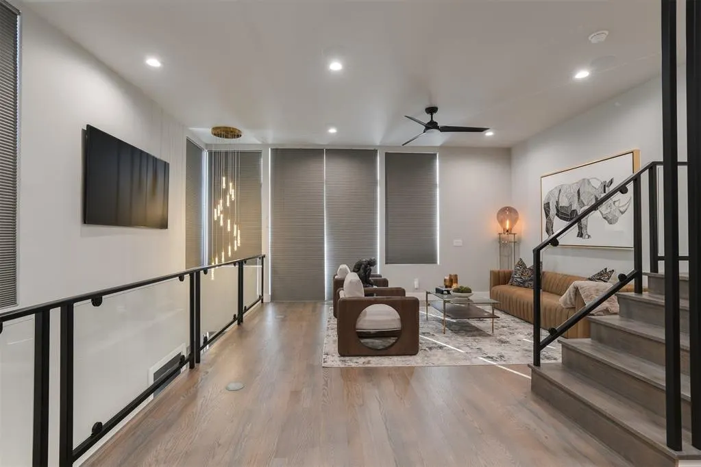 Photo 43 — 817 NW 6th Street, Oklahoma City, OK 73106