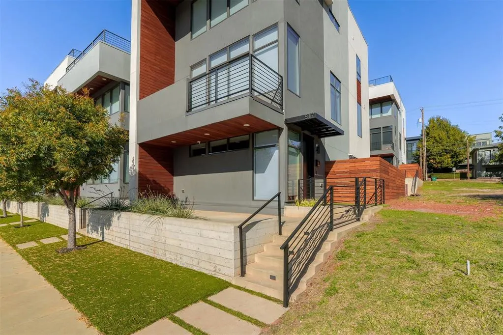 Photo 4 — 817 NW 6th Street, Oklahoma City, OK 73106