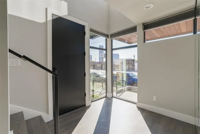 Photo 6 — 817 NW 6th Street, Oklahoma City, OK 73106