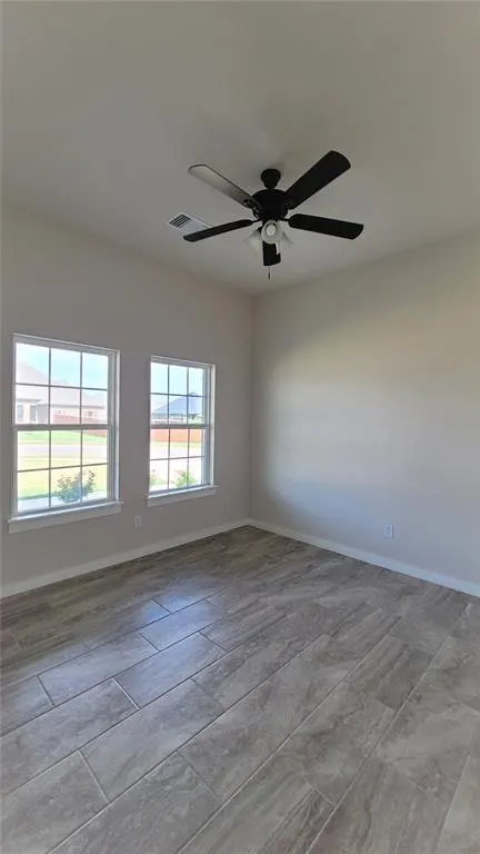 Photo 5 — 200 Braxton Way, Yukon, OK 73099