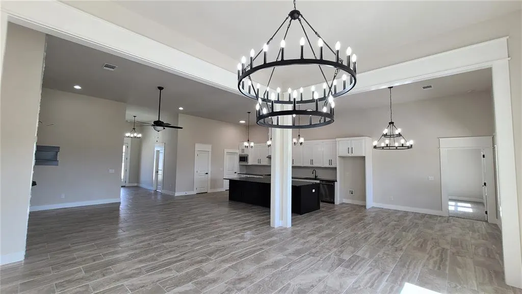 Photo 13 — 200 Braxton Way, Yukon, OK 73099