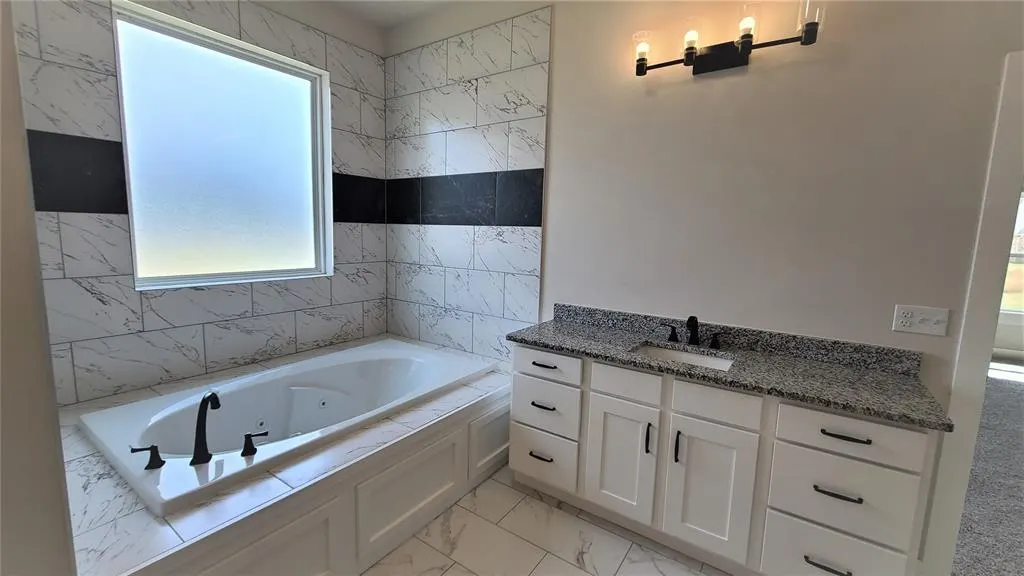 Photo 41 — 200 Braxton Way, Yukon, OK 73099