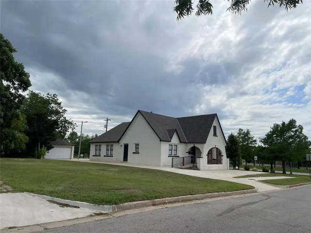 Photo 2 — 608 E Eubanks Street, Oklahoma City, OK 73105