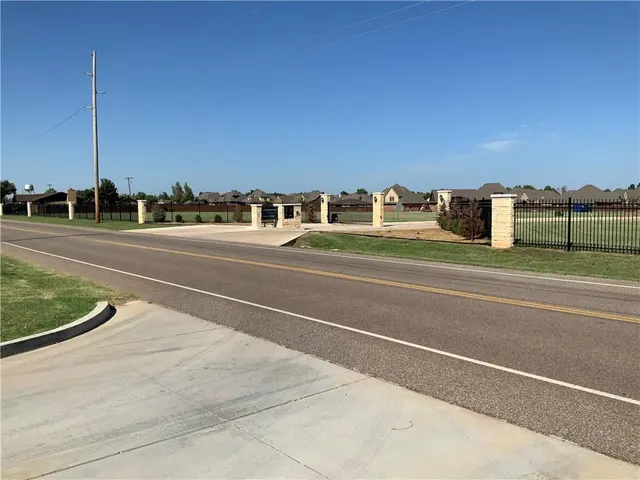 Photo 5 — 1901 Five Springs Court, Kingfisher, OK 73750