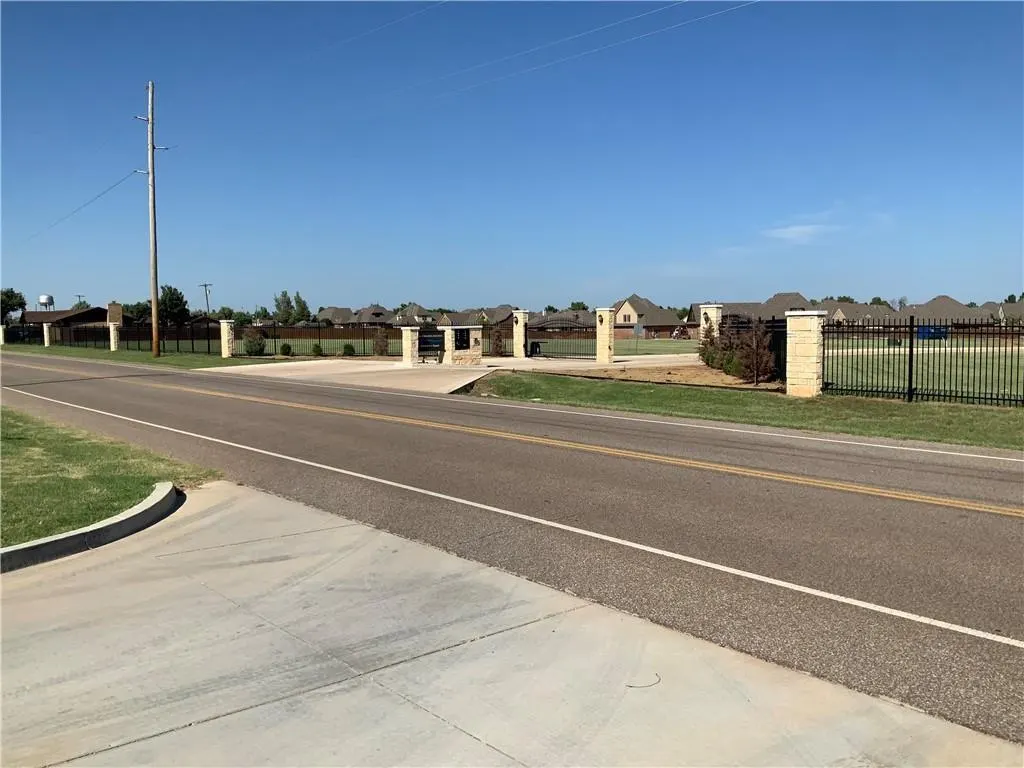 Photo 5 — 1905 Five Springs Court, Kingfisher, OK 73750