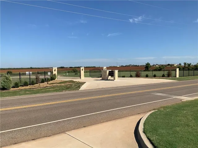 Photo 6 — 1907 Five Springs Court, Kingfisher, OK 73750