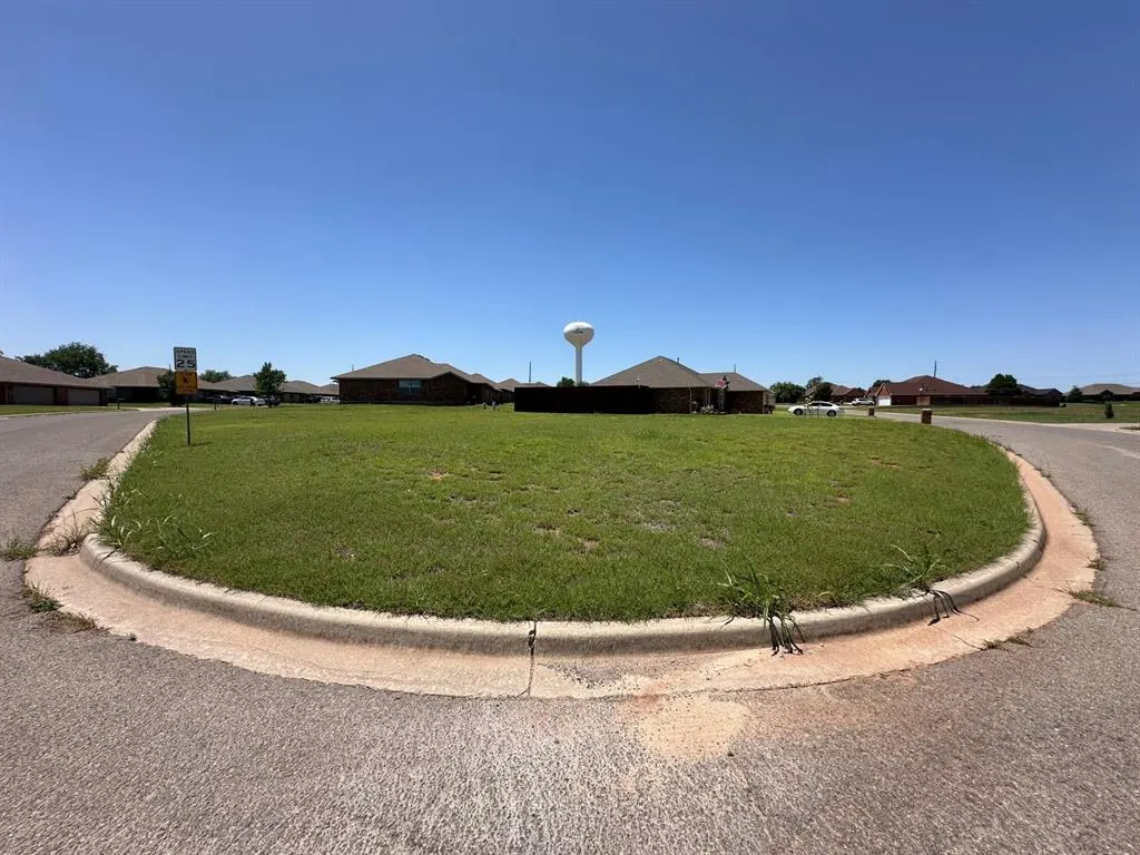 Photo 2 — Mulberry Ln & Lombardy Place, Clinton, OK 73601