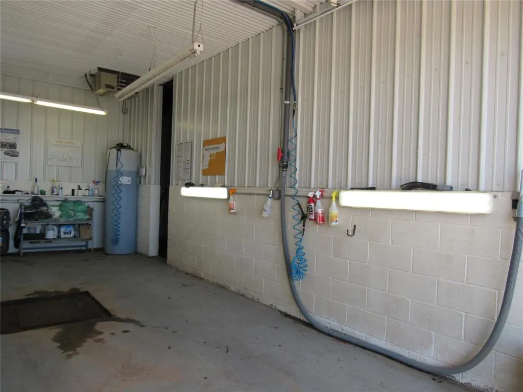 Photo 17 — 1904 E Broadway Street, Altus, OK 73521